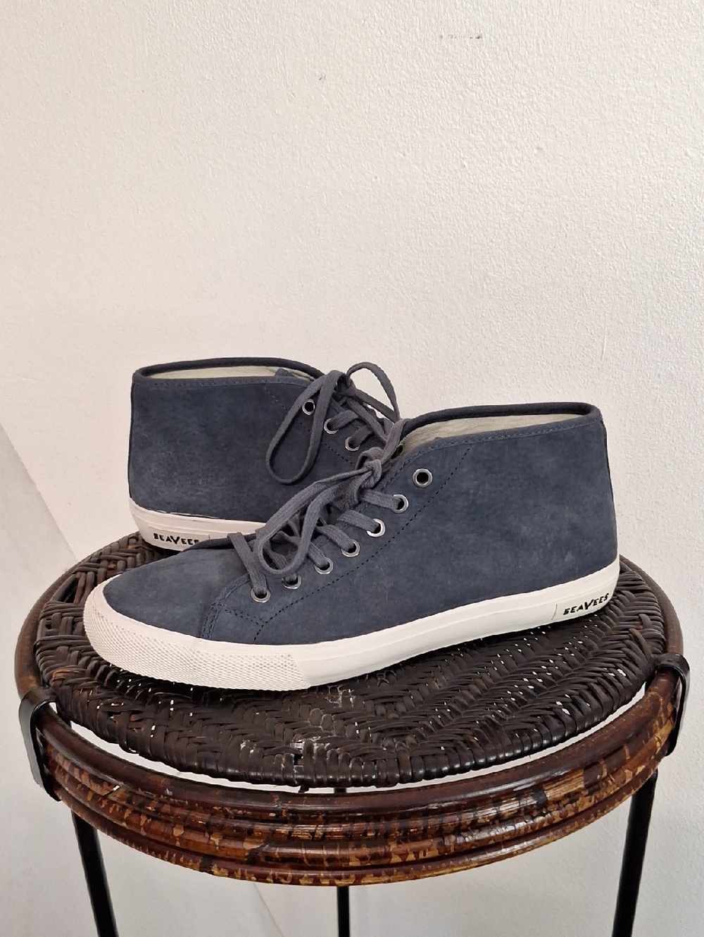 Seavees Men Size 9.5 Sneakers